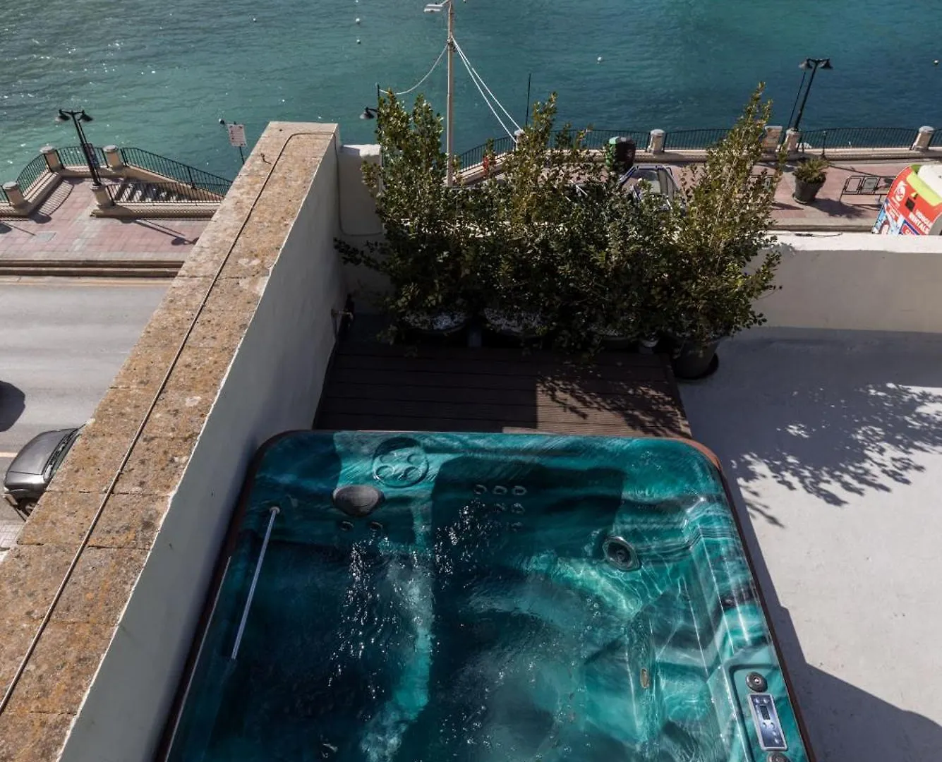 Seafront 3-Bed Palazzino With Jacuzzi, Heart Of Balluta contacts